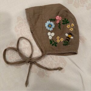 Vintage gorgeous Embroidered Brown Floral Bonnet 6-9 months